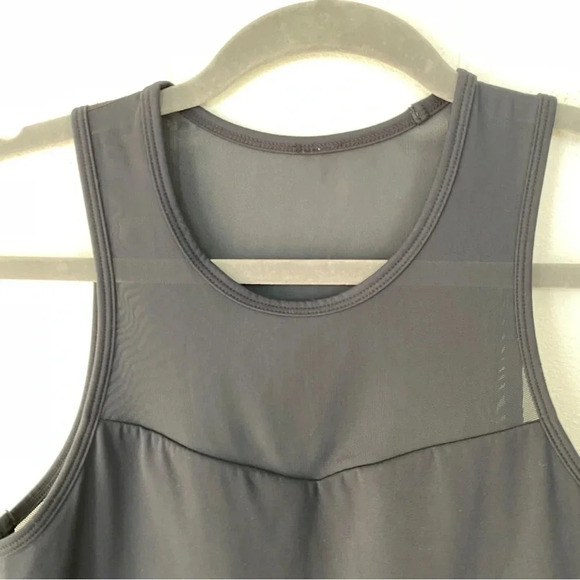 Manduka Black Solite Crop Top Women's size XS? 14.5” ptp with stretch - Picture 3 of 8